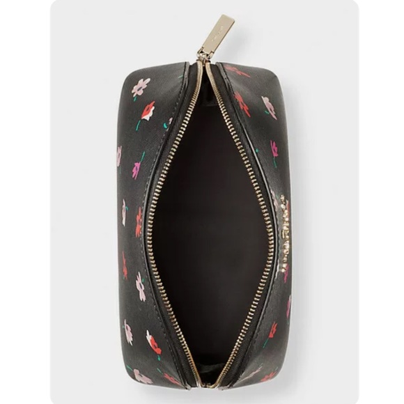 ⭐️HP⭐️Kate Spade Cosmetic Case - Picture 2 of 6